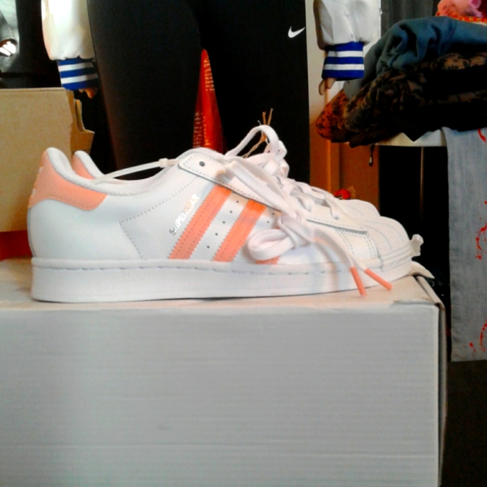 Superstar J